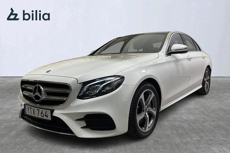 Vit Begagnad 2017 Mercedes E220 AMG Sedan | 329 900 kr (Marknadspris) - Bild 1/4