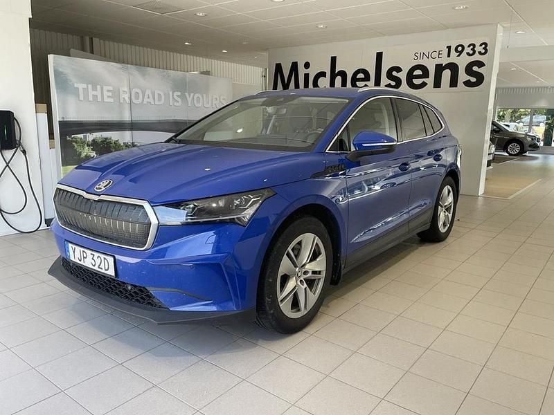 Blå Begagnad 2023 Skoda Enyaq iV SUV | 379 000 kr (Marknadspris) - Bild 1/4