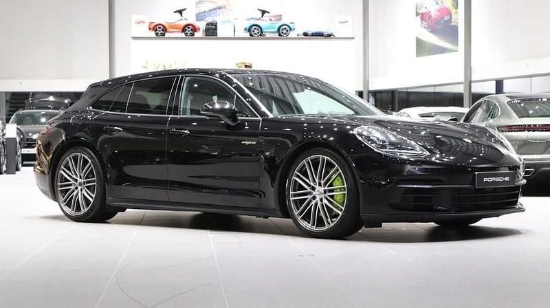 Svart Begagnad 2020 Porsche Panamera Sport Turismo Kombi | 649 000 kr - Bild 1/4