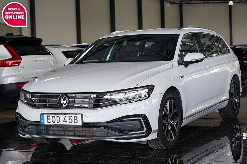 Vit Begagnad 2022 VW Passat GTE Kombi | 249 500 kr (Bra pris) - Bild 1/4