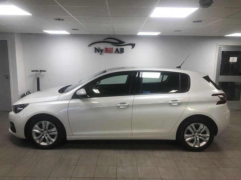 Begagnad Peugeot 308 Active 131 HK (96 kW) 2018 Vit Halvkombi