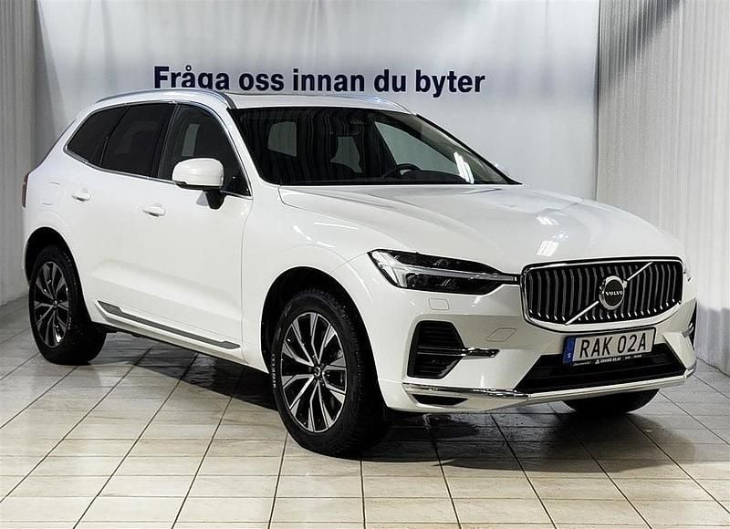 Vit Begagnad 2023 Volvo XC60 SUV | 389 900 kr (Bra pris) - Bild 1/4