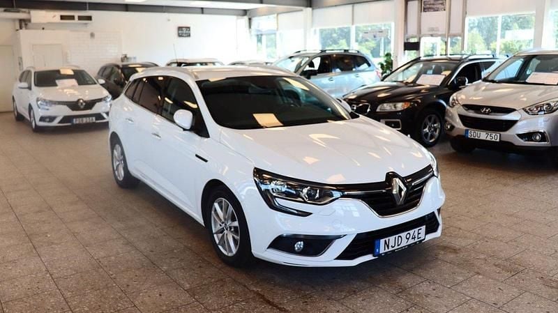Vit Begagnad 2020 Renault Mégane GrandTour Kombi | 144 900 kr (Lite dyr) - Bild 1/4