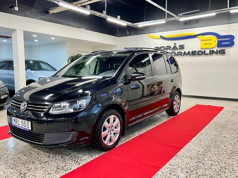 Begagnad VW Touran 105 HK (77 kW) 2012 Svart Minibuss