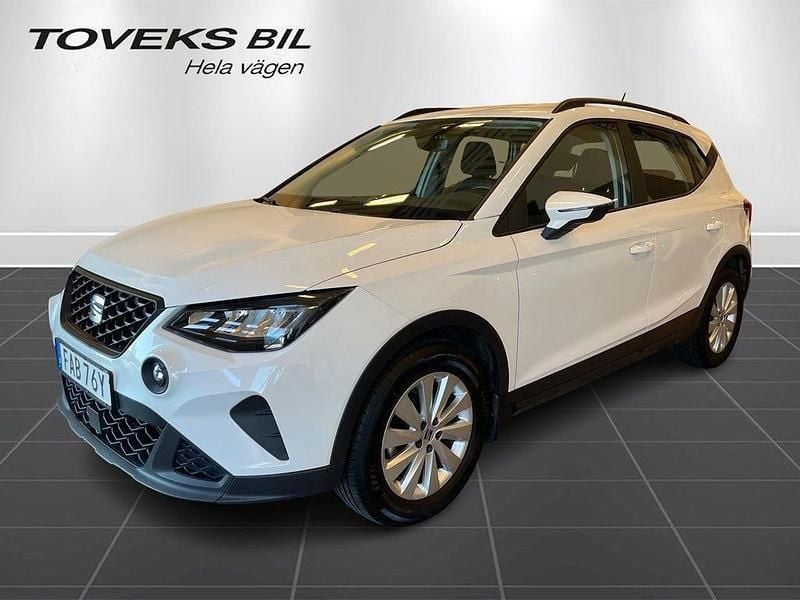 Vit (candy white) Begagnad 2022 Seat Arona Style SUV | 187 000 kr (Marknadspris) - Bild 1/4