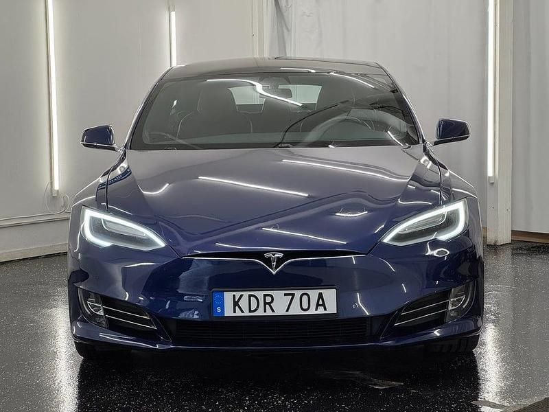 Begagnad Tesla Model S 244 kW (333 HK) 2017 Blå Halvkombi
