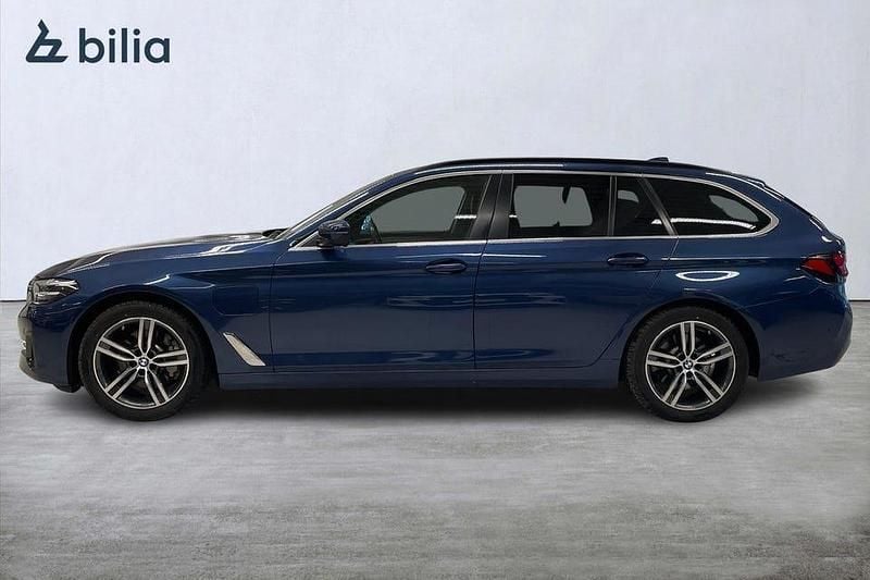 Begagnad BMW 530 292 HK (214 kW) 2021 Phytonic blue metallic Kombi