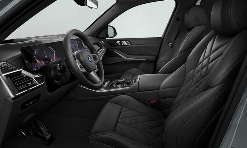 Ny BMW X5 Comfort Edition 490 HK (360 kW) 2025 Skyscraper grey metallic SUV