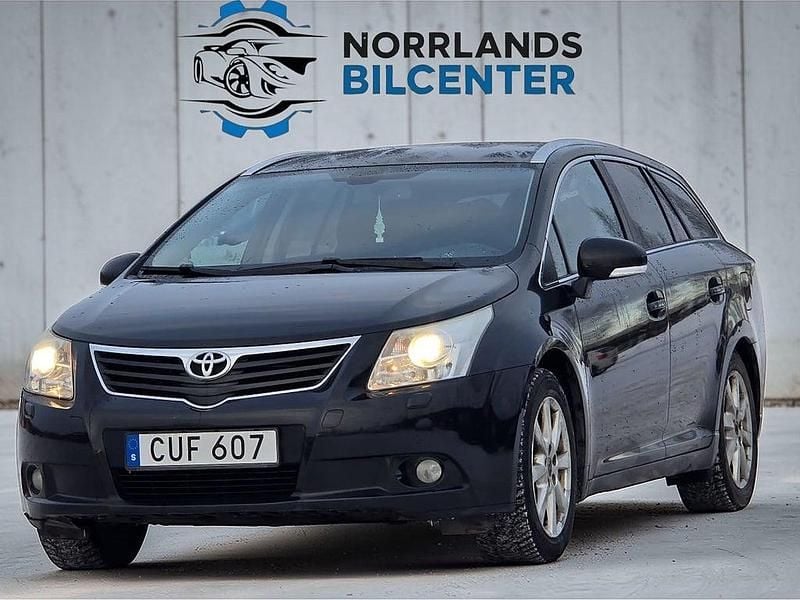 Begagnad Toyota Avensis Executive 152 HK (111 kW) 2010 Svart Kombi