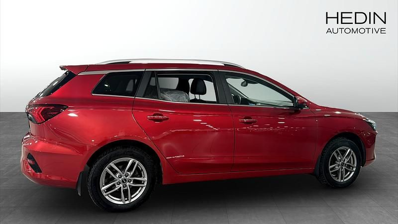 Begagnad MG MG5 EV Luxury 130 kW (177 HK) 2022 Röd Kombi