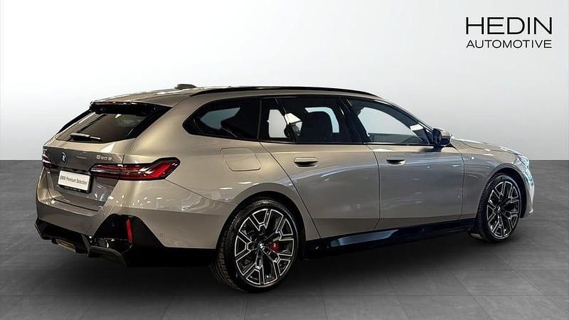 Begagnad BMW 550 M Sport 490 HK (360 kW) 2025 Grå Kombi