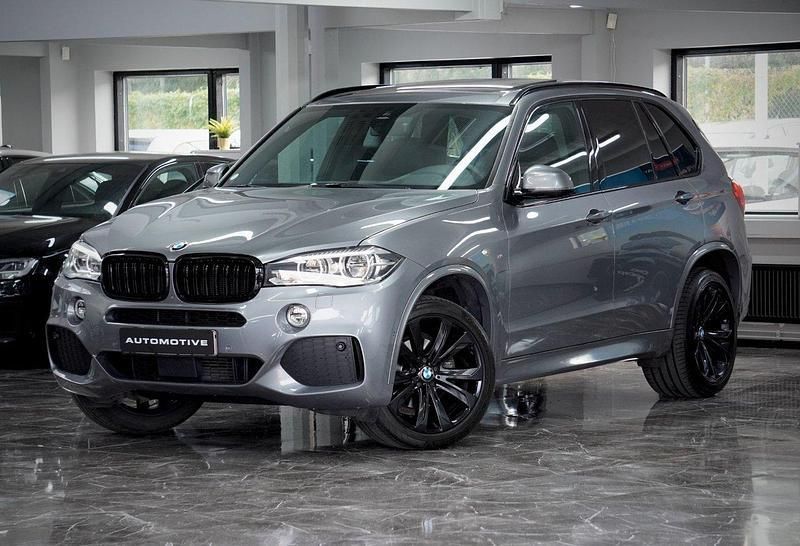 Grå Begagnad 2017 BMW X5 M Sport SUV | 394 900 kr (Lite dyr) - Bild 1/4