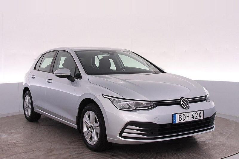 Silver Begagnad 2022 VW Golf VIII Life Kombi | 219 000 kr (Marknadspris) - Bild 1/4