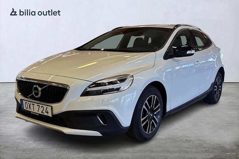 Vit Begagnad 2018 Volvo V40 CC Kombi | 204 900 kr (Marknadspris) - Bild 1/3