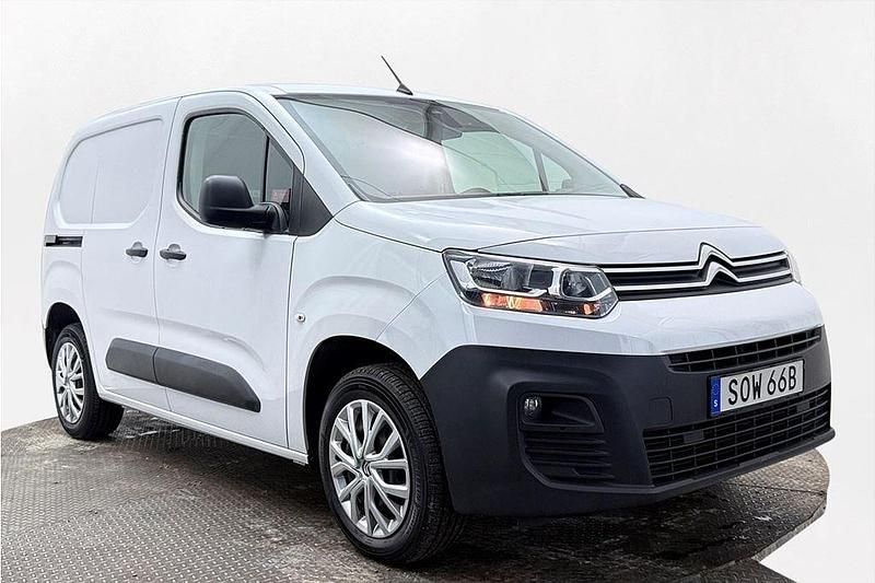 Begagnad Citroën Berlingo 131 HK (96 kW) 2023 Vit Minibuss