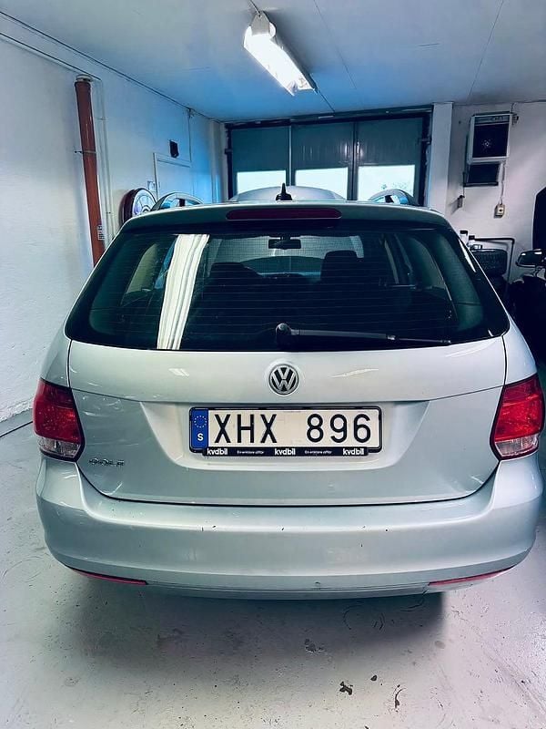 Begagnad VW Golf 102 HK (75 kW) 2010 Ljusblå Kombi
