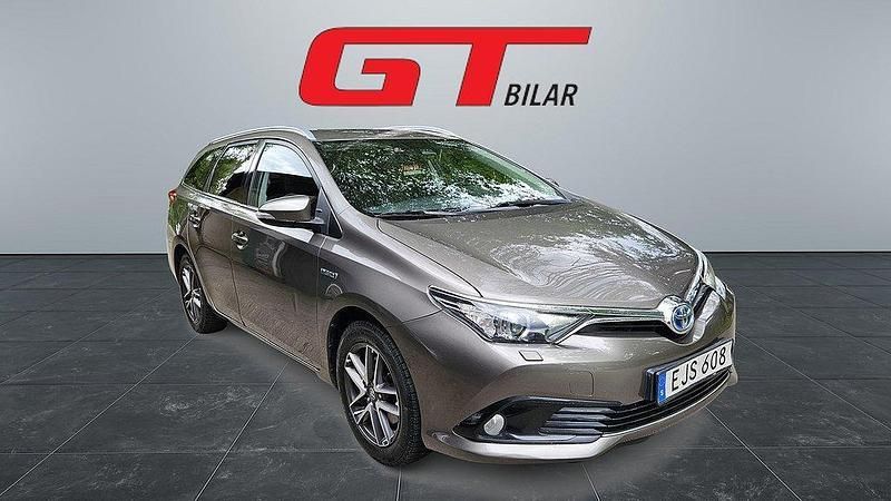 Mörkgrå Begagnad 2017 Toyota Auris Touring Sports Kombi | 144 900 kr (Marknadspris) - Bild 1/4