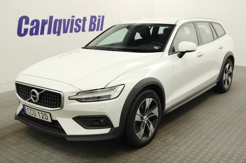 Vit Begagnad 2020 Volvo V60 CC Momentum Kombi | 295 000 kr (Marknadspris) - Bild 1/4