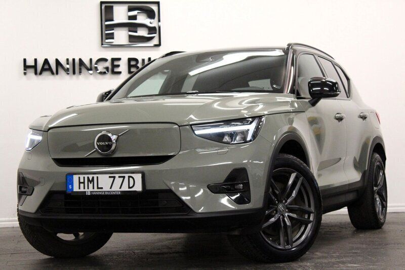Grön Begagnad 2024 Volvo XC40 Plus SUV | 469 900 kr - Bild 1/4