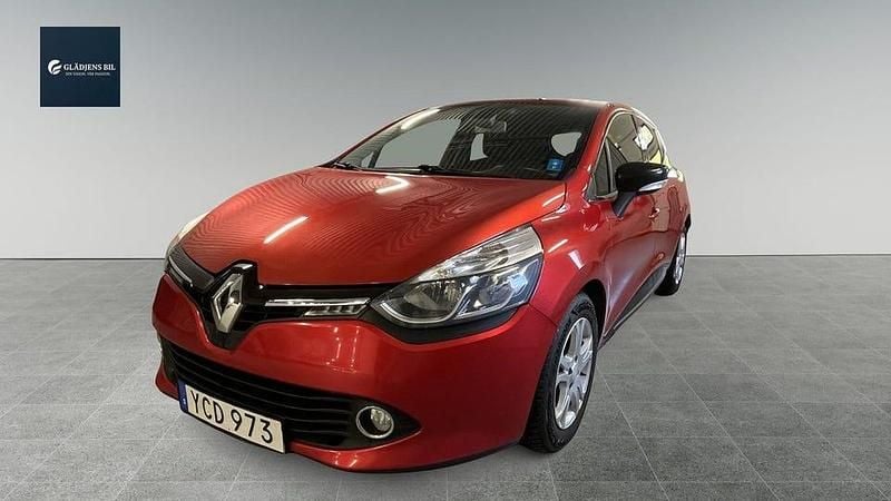 Röd Begagnad 2016 Renault Clio IV Halvkombi | 59 900 kr (Superpris) - Bild 1/4