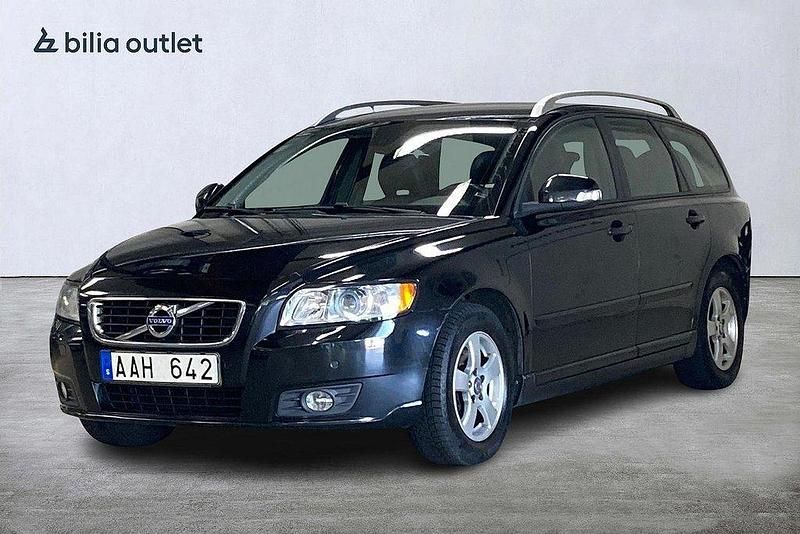 Svart Begagnad 2011 Volvo V50 Momentum Kombi | 57 500 kr (Marknadspris) - Bild 1/3