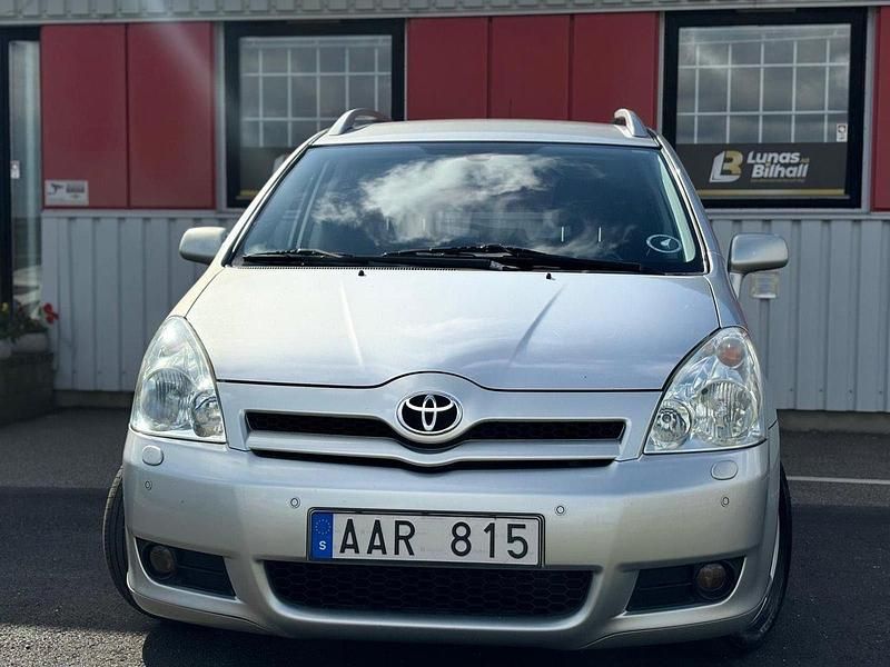 Silver Begagnad 2006 Toyota Corolla Verso Minibuss | 34 900 kr (Marknadspris) - Bild 1/4