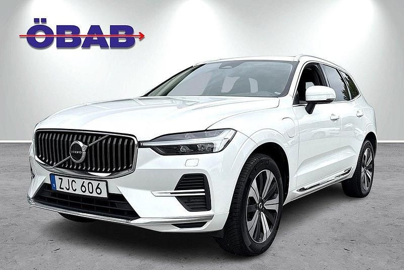 Vit Begagnad 2023 Volvo XC60 Core SUV | 398 900 kr (Superpris) - Bild 1/4