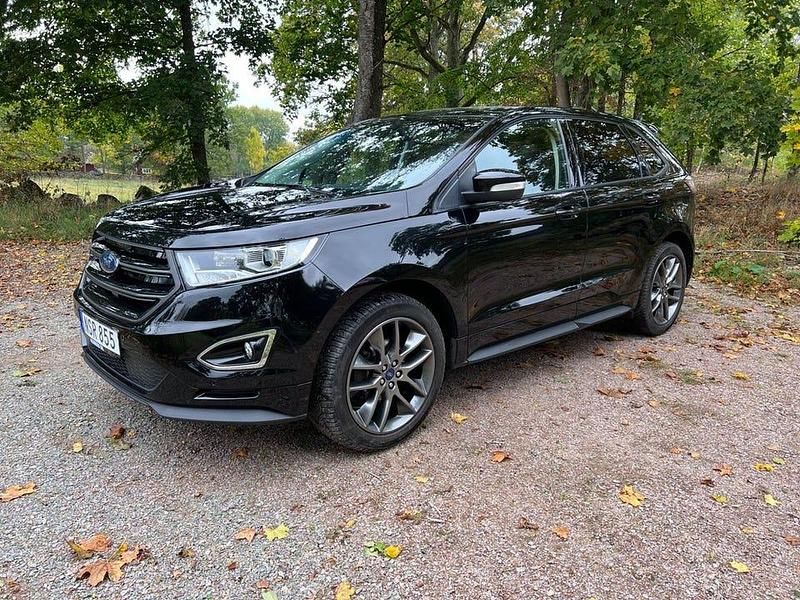 Svart Begagnad 2016 Ford Edge SUV | 169 800 kr (Marknadspris) - Bild 1/4