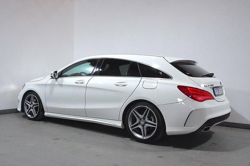Begagnad Mercedes CLA200 Shooting Brake AMG 156 HK (114 kW) 2015 Vit Kombi