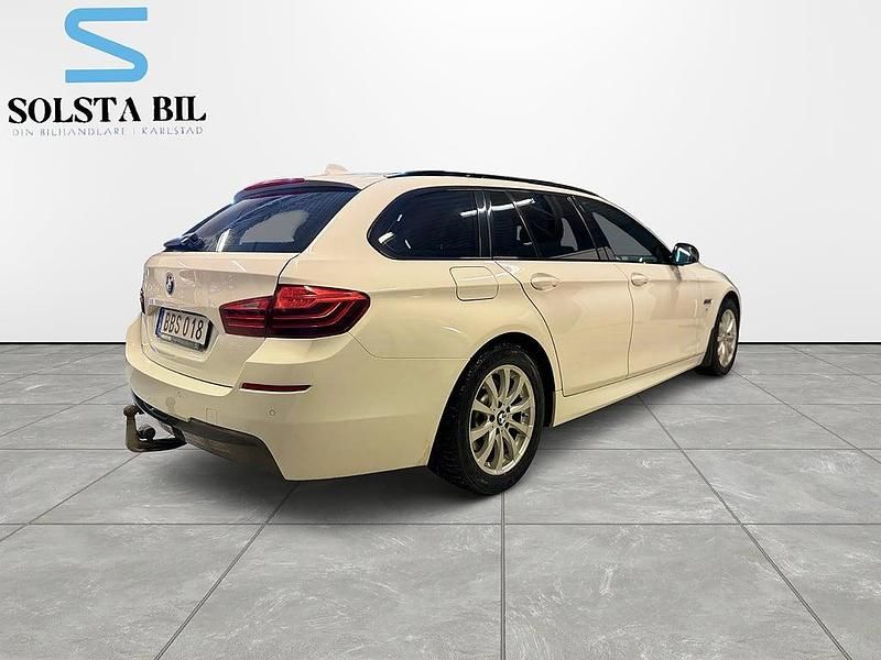 Begagnad BMW 520 M Sport 190 HK (139 kW) 2016 Vit Kombi