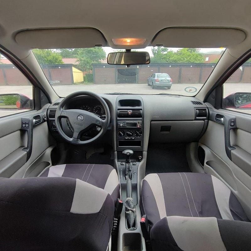 Röd Begagnad 2002 Opel Astra Halvkombi | 22 000 kr - Bild 1/4