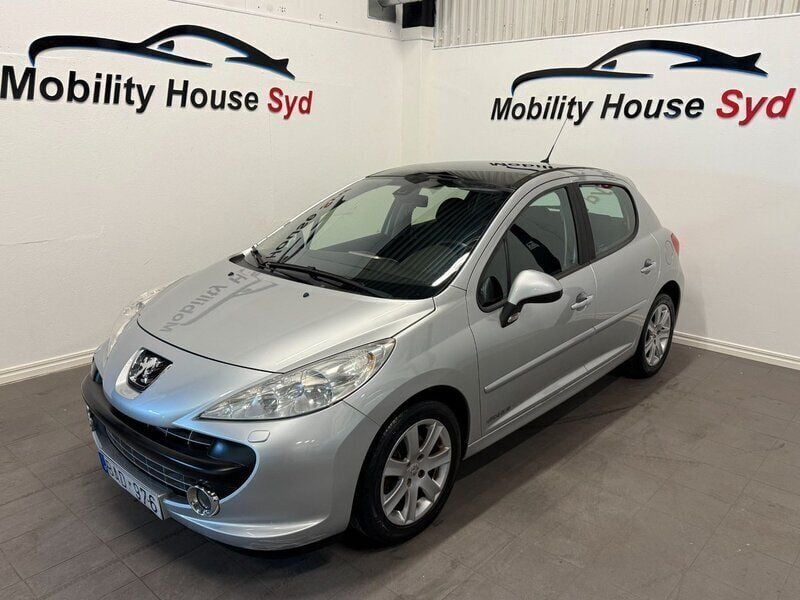 Ljusgrå Begagnad 2008 Peugeot 207 Halvkombi | 44 900 kr (Lite dyr) - Bild 1/3