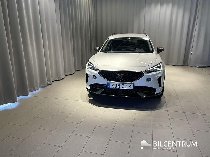 Vit Begagnad 2023 Cupra Formentor SUV | 279 900 kr (Marknadspris) - Bild 1/4