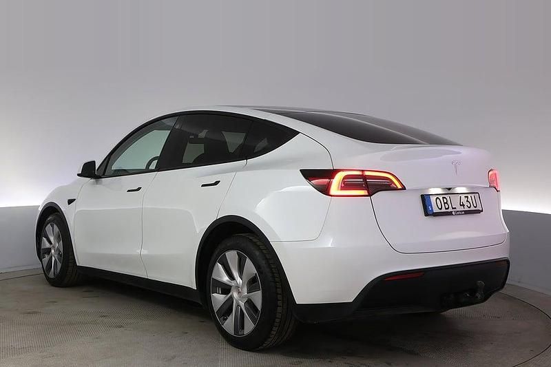 Begagnad Tesla Model Y Long Range AWD 378 kW (514 HK) 2023 Vit SUV