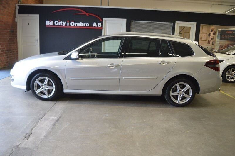 Silver Begagnad 2014 Renault Laguna III Kombi | 84 900 kr - Bild 1/4