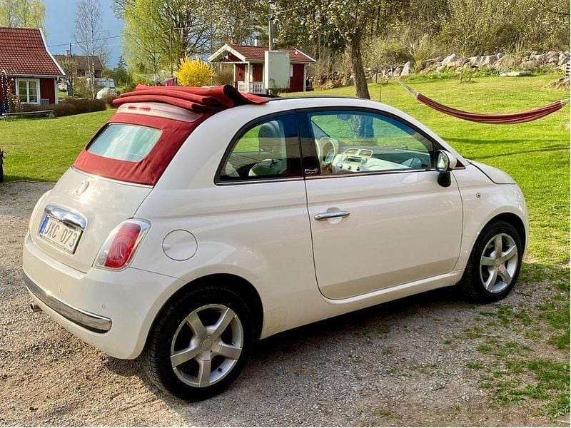 Vit Begagnad 2011 Fiat 500C Lounge Cab | 45 000 kr (Dyr) - Bild 1/4
