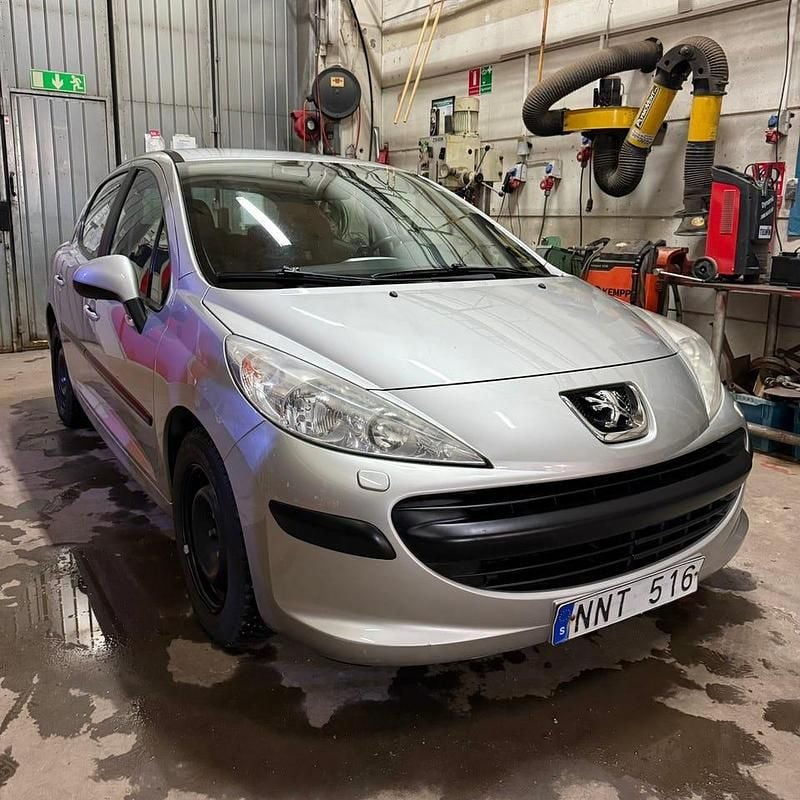 Begagnad Peugeot 207 88 HK (64 kW) 2007