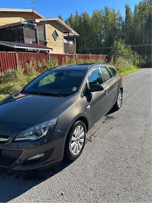Grå Begagnad 2014 Opel Astra Active Kombi | 58 000 kr (Dyr) - Bild 1/4