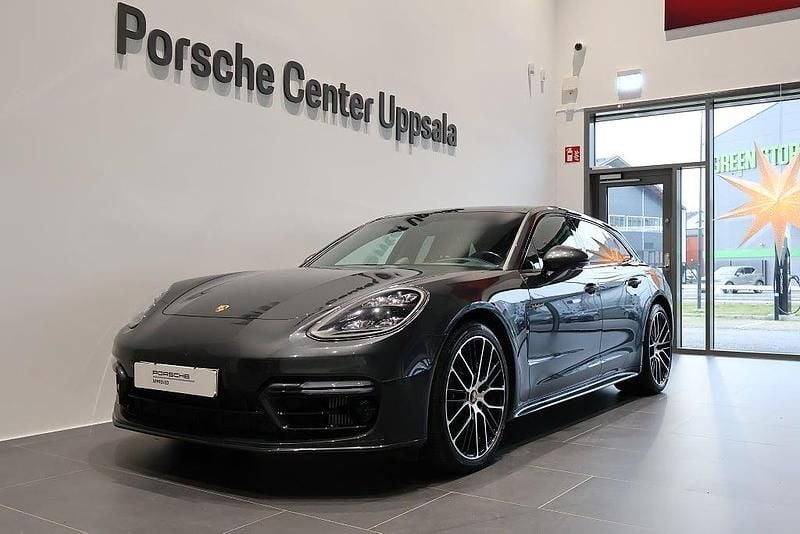 Mörkgrå Begagnad 2022 Porsche Panamera Platinum Edition Kombi | 875 000 kr (Marknadspris) - Bild 1/4