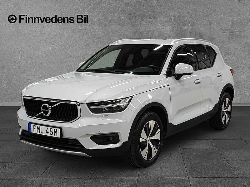 Silver Begagnad 2019 Volvo XC40 Momentum SUV | 259 000 kr (Marknadspris) - Bild 1/4