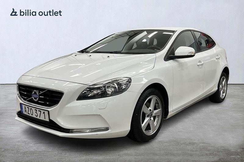 Vit Begagnad 2014 Volvo V40 Kinetic Halvkombi | 114 900 kr (Marknadspris) - Bild 1/3