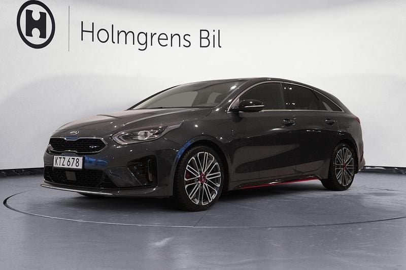 Grå Begagnad 2019 Kia ProCeed GT GT Halvkombi | 216 400 kr (Marknadspris) - Bild 1/4