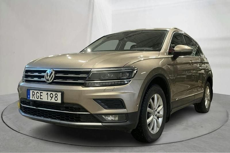 Ljusbrun Begagnad 2018 VW Tiguan SUV | 214 800 kr (Superpris) - Bild 1/4