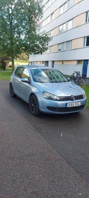 Blå Begagnad 2010 VW Golf VI Halvkombi | 25 000 kr (Bra pris) - Bild 1/1
