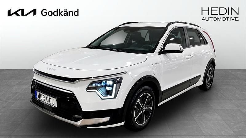 Vit (white) Begagnad 2022 Kia Niro SUV | 289 900 kr (Marknadspris) - Bild 1/4