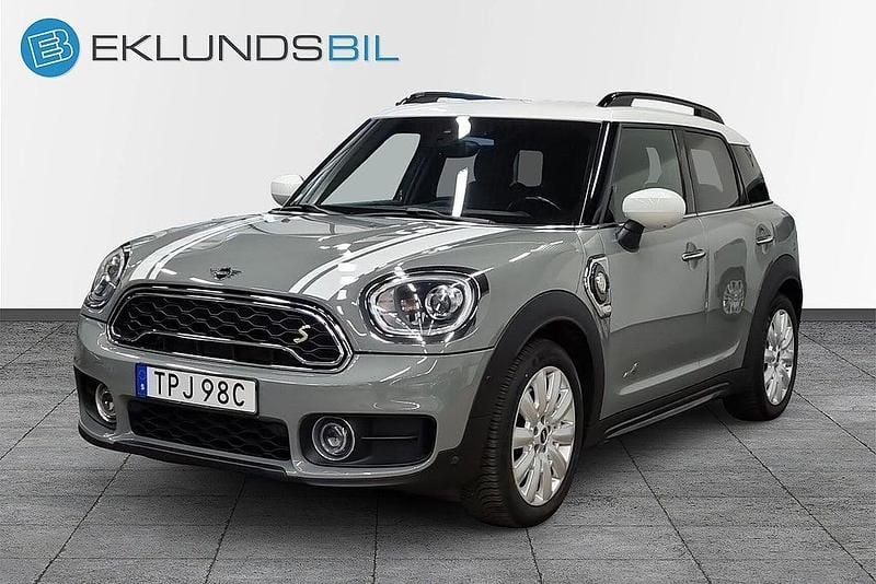 Grå Begagnad 2019 Mini Cooper Countryman Chili SUV | 209 900 kr (Marknadspris) - Bild 1/4