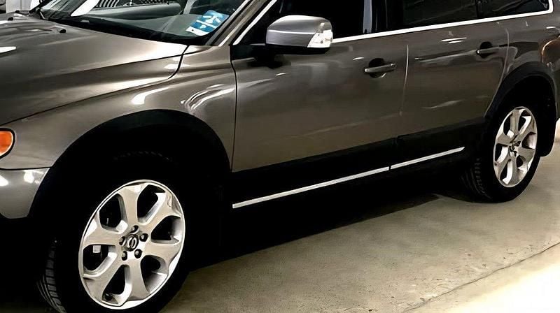 Grå Begagnad 2010 Volvo XC70 Summum SUV | 119 900 kr (Marknadspris) - Bild 1/4