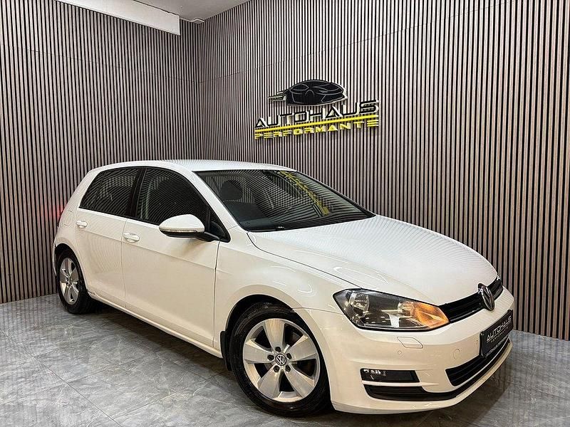 Vit Begagnad 2013 VW Golf VII Halvkombi | 49 900 kr (Lite dyr) - Bild 1/4