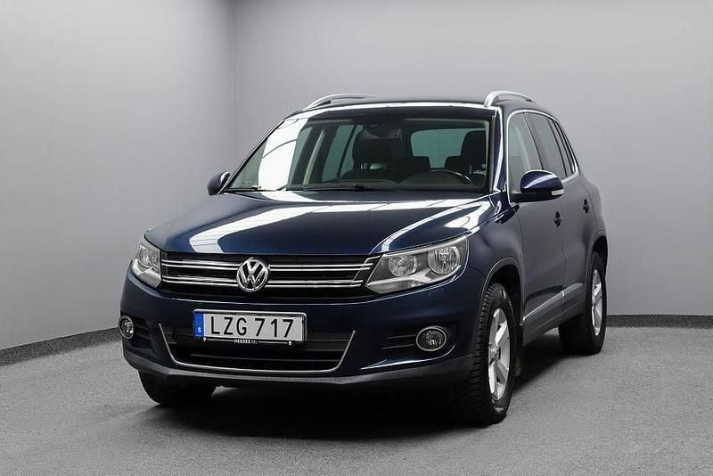 Begagnad VW Tiguan Sportline 140 HK (102 kW) 2011 Night blue metallic SUV