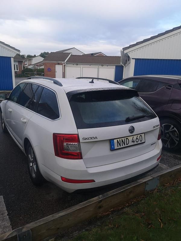 Begagnad Skoda Octavia 110 HK (80 kW) 2016 Kombi